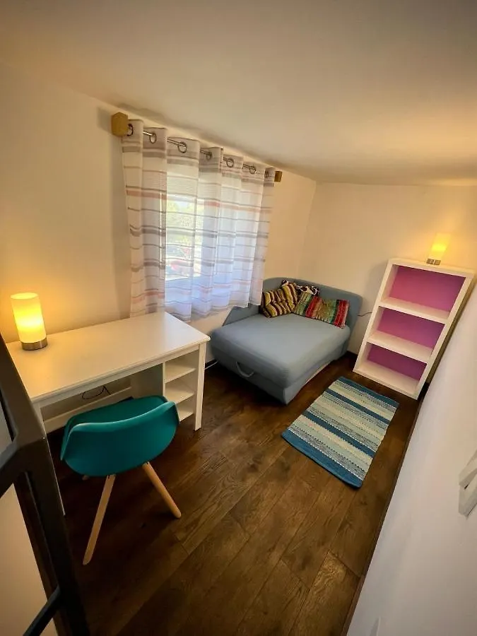 Apartman Cvjetni Njivice 0*,