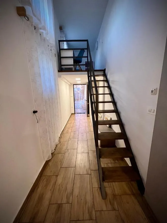 Apartman Cvjetni Njivice Apartment